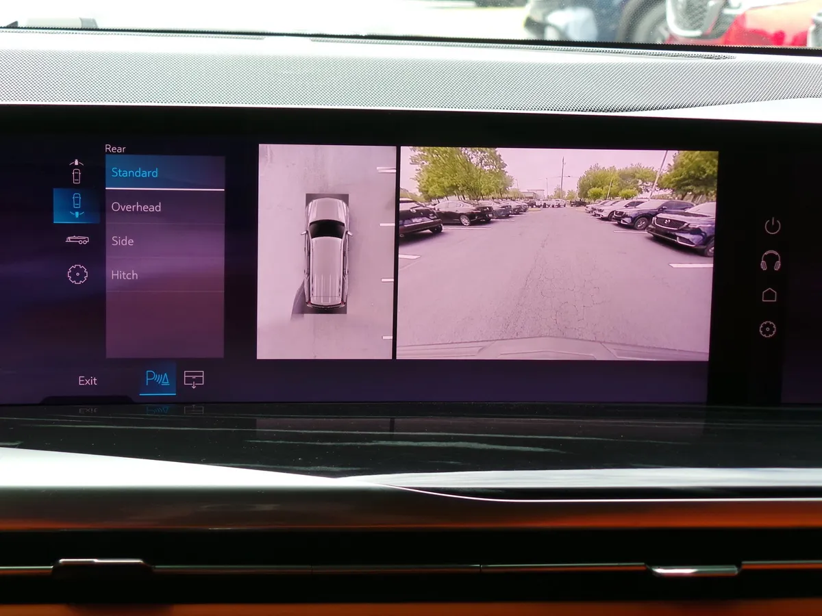 2025 CADILLAC Escalade 4WD Sport thumbnail 17