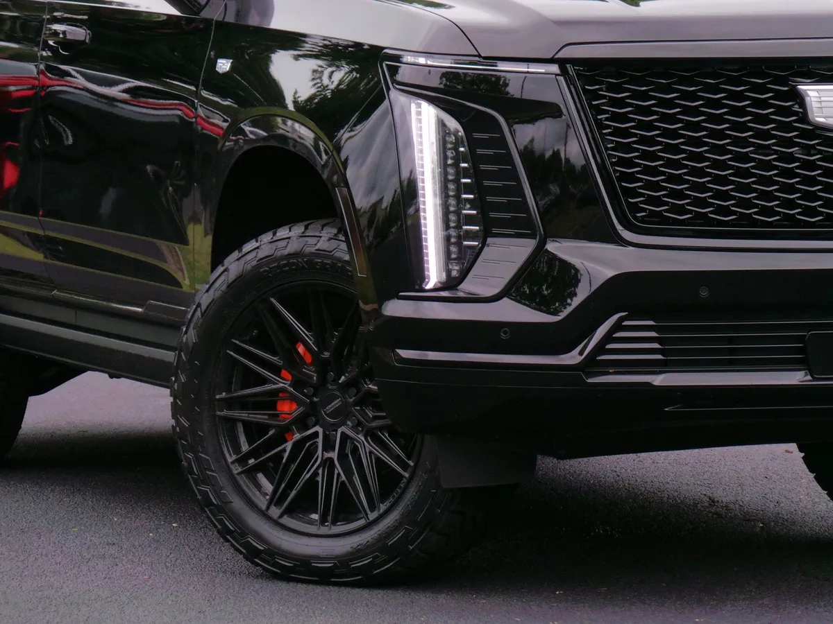 2025 CADILLAC Escalade 4WD Sport thumbnail 22