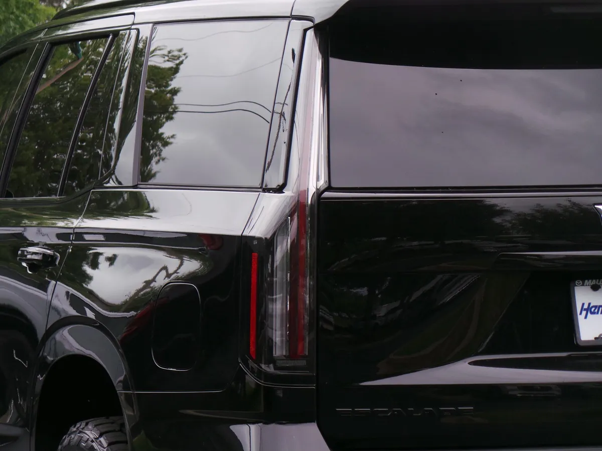 2025 CADILLAC Escalade 4WD Sport thumbnail 24