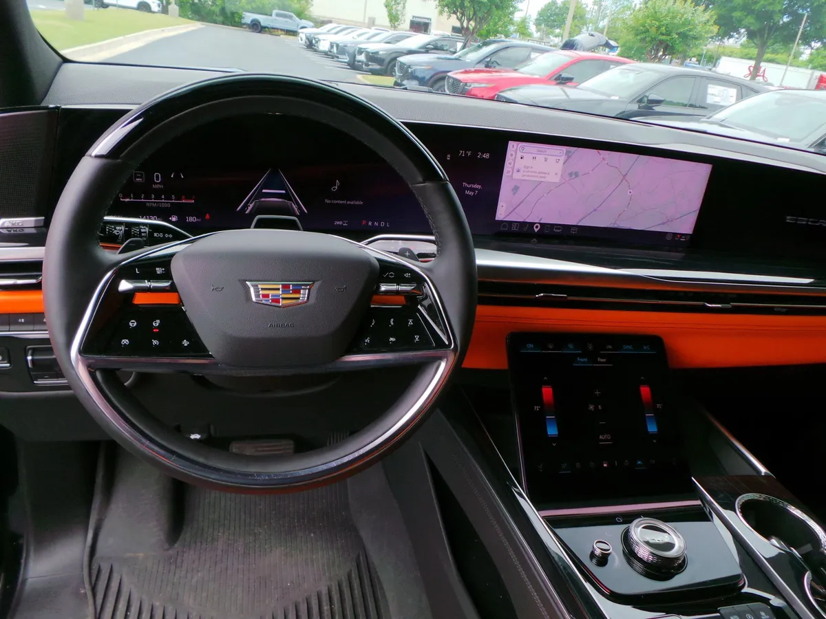2025 CADILLAC Escalade 4WD Sport thumbnail 35