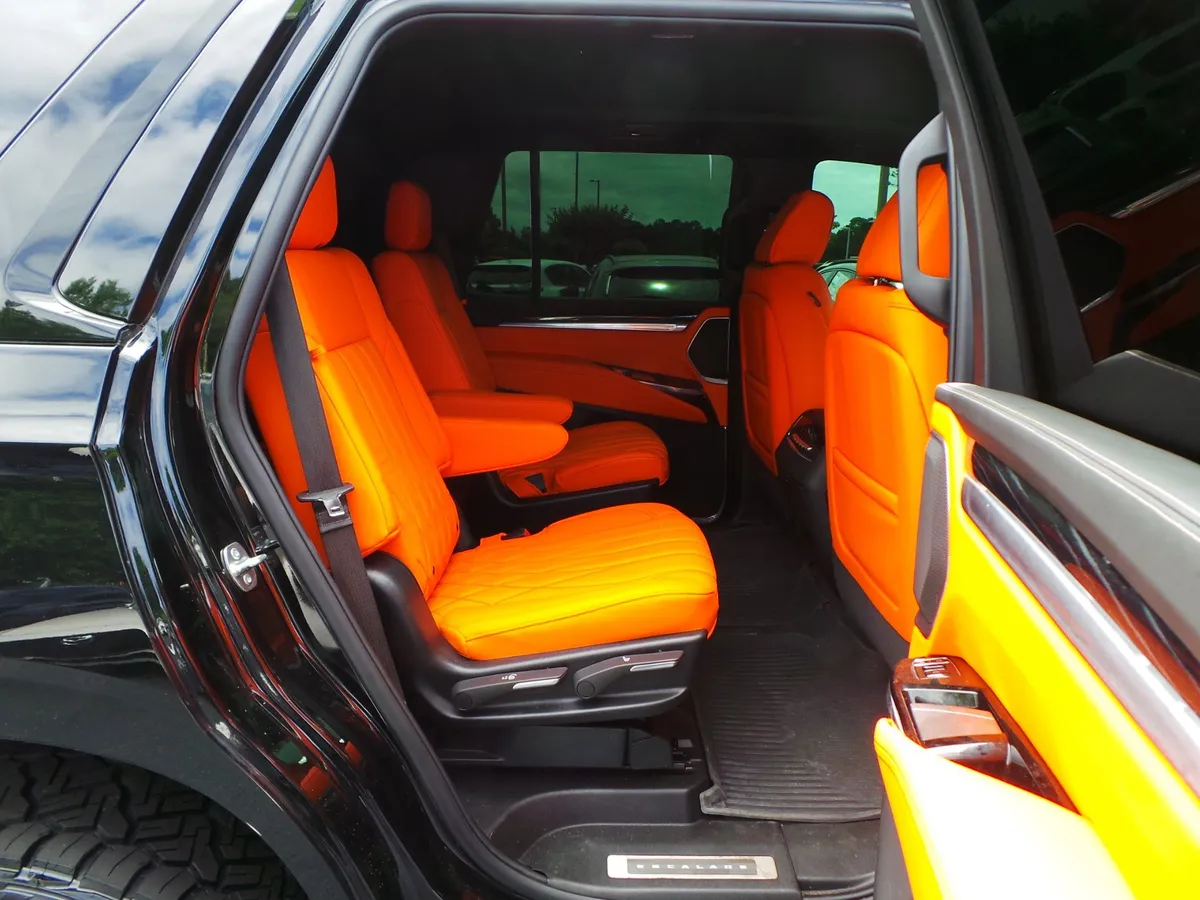 2025 CADILLAC Escalade 4WD Sport thumbnail 43