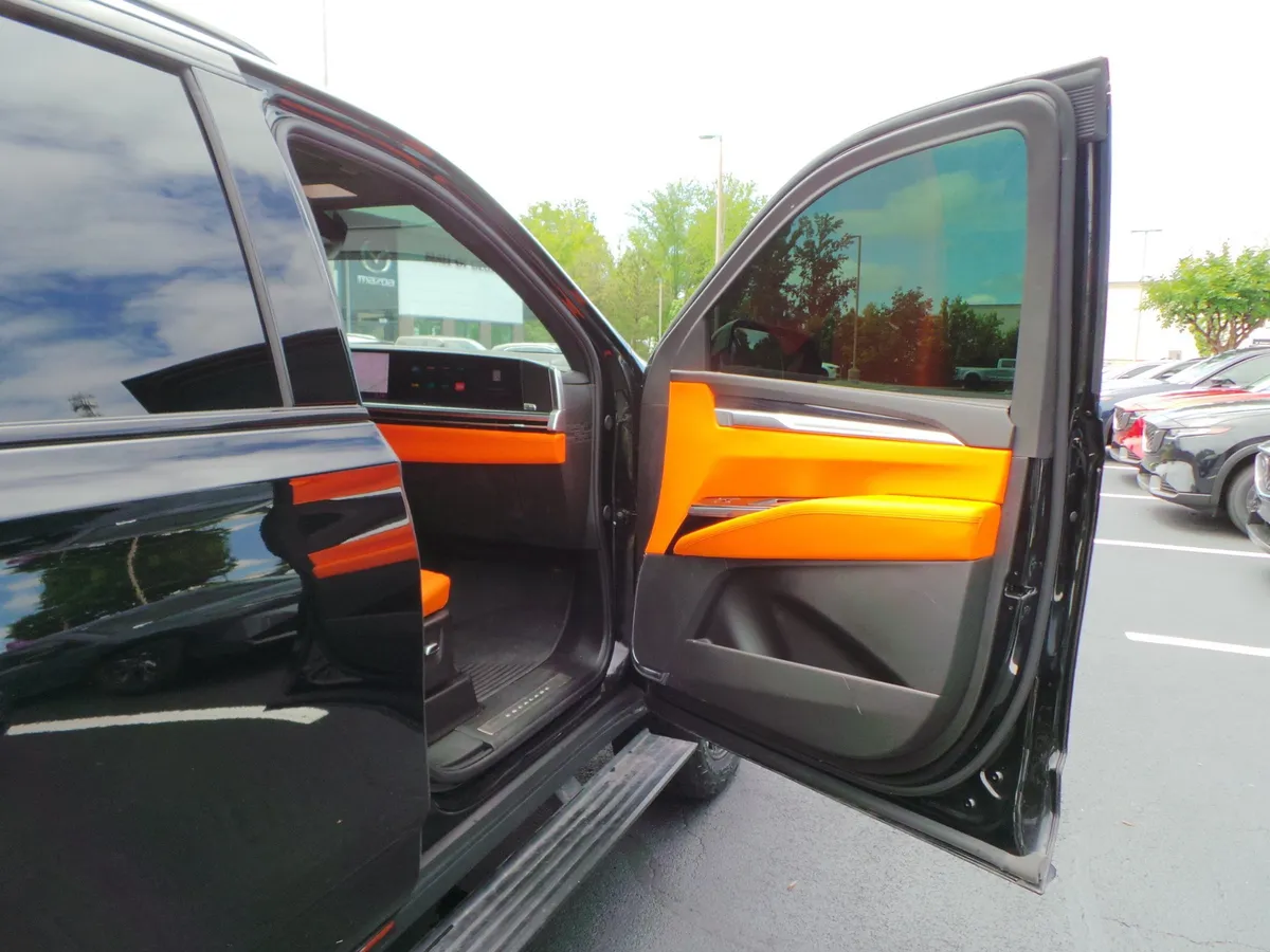 2025 CADILLAC Escalade 4WD Sport thumbnail 44