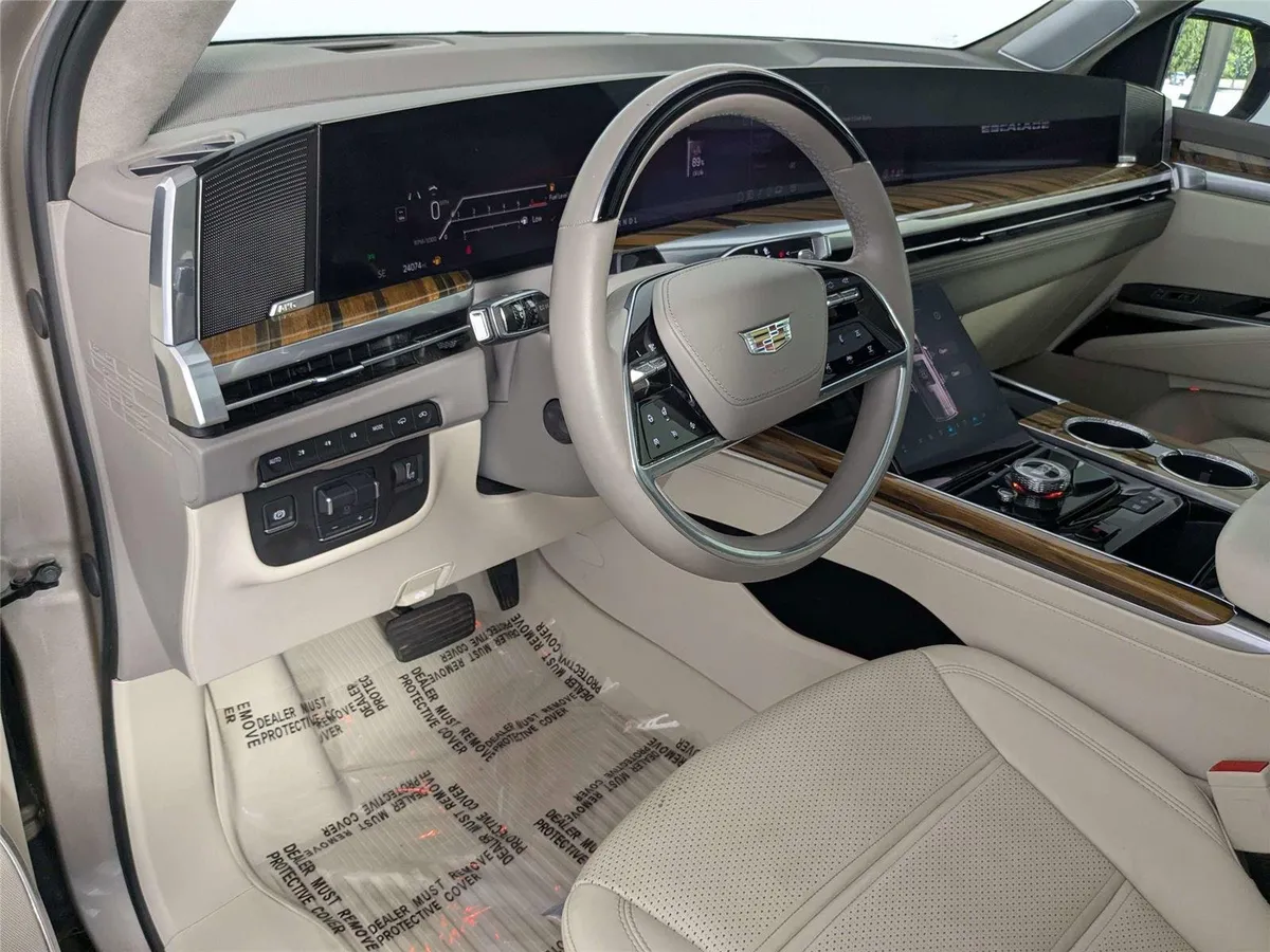 2025 Cadillac Escalade 4WD Sport Platinum thumbnail 13