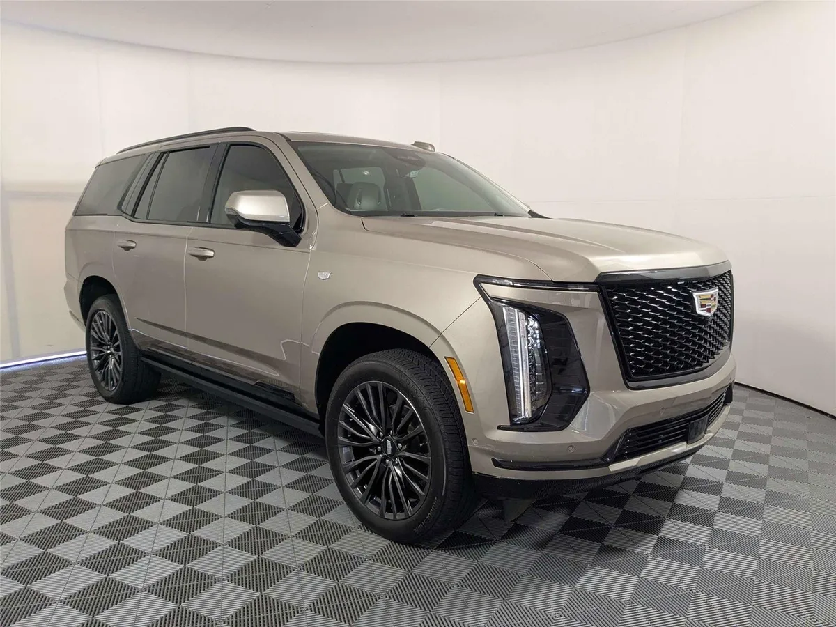 2025 Cadillac Escalade 4WD Sport Platinum thumbnail 3