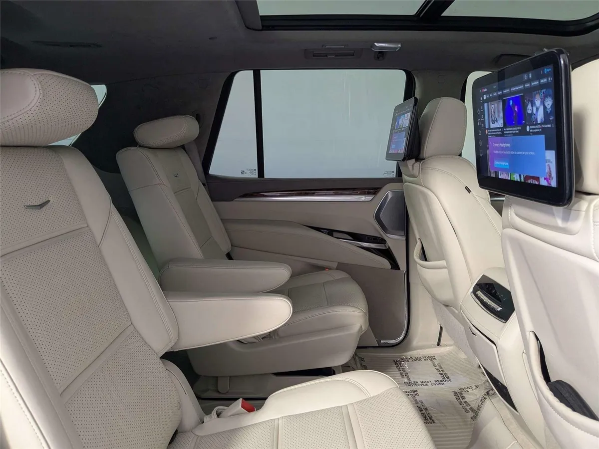 2025 Cadillac Escalade 4WD Sport Platinum thumbnail 33