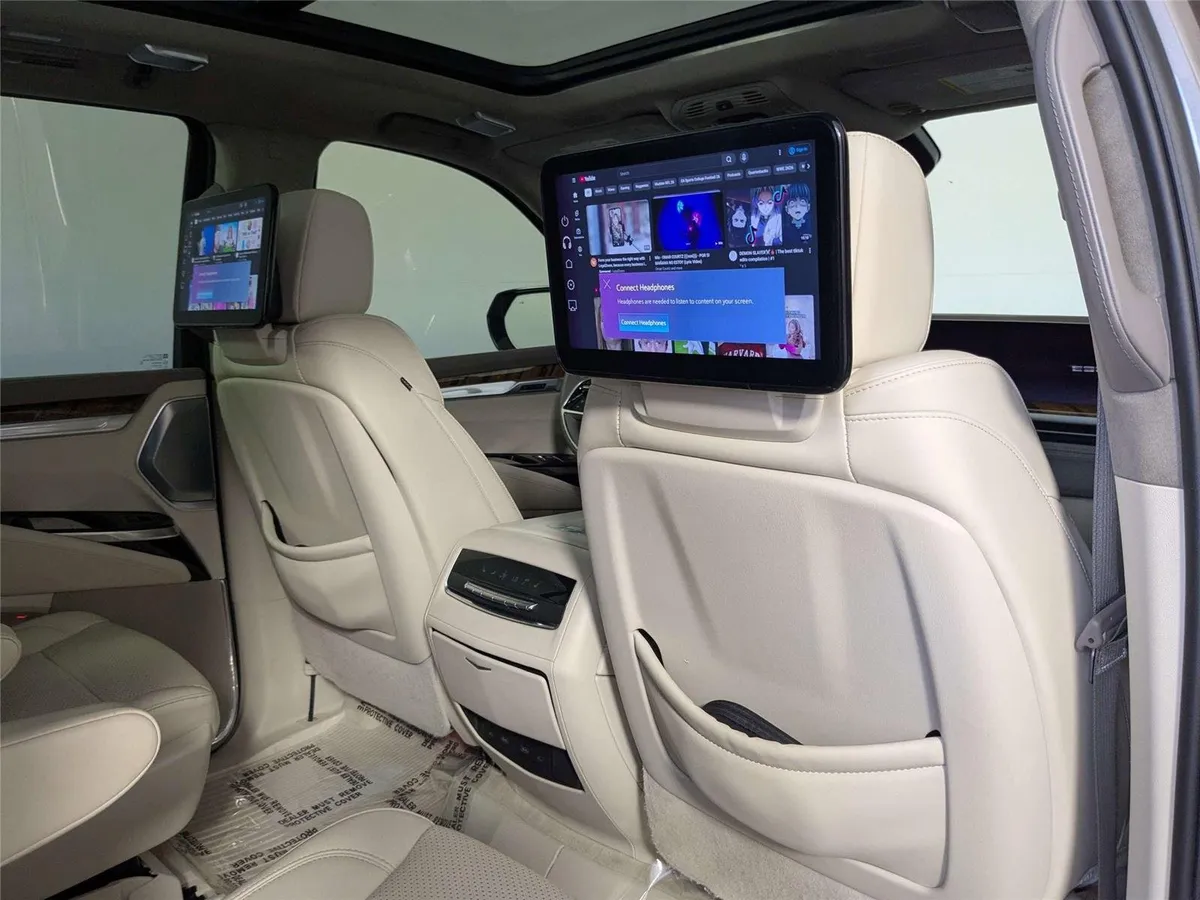 2025 Cadillac Escalade 4WD Sport Platinum thumbnail 35