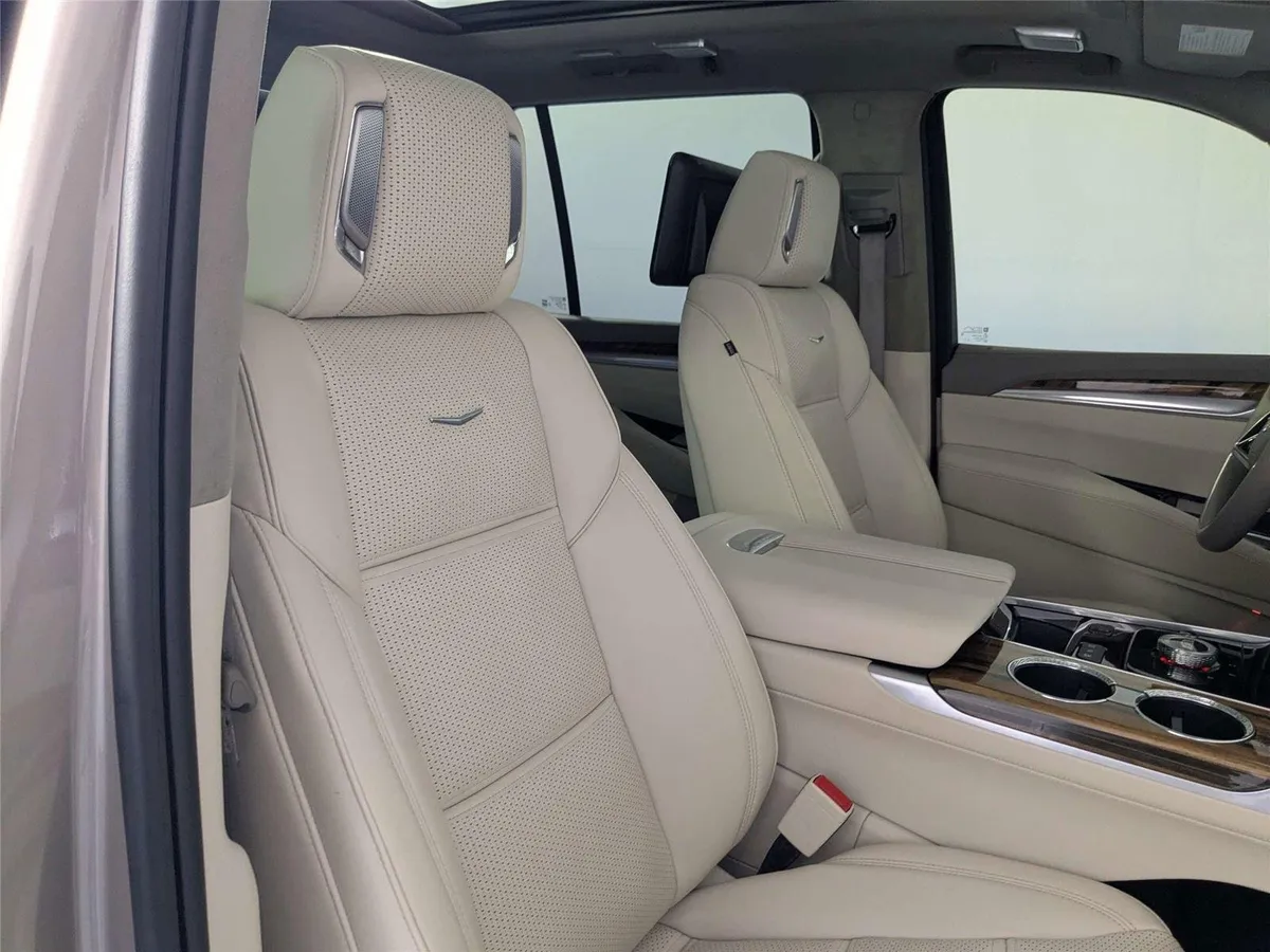 2025 Cadillac Escalade 4WD Sport Platinum thumbnail 38
