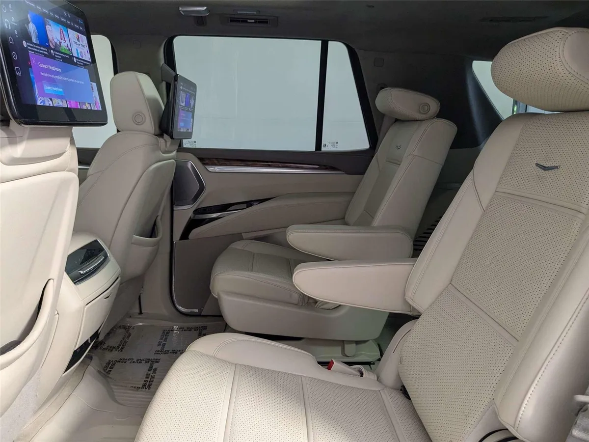 2025 Cadillac Escalade 4WD Sport Platinum thumbnail 41
