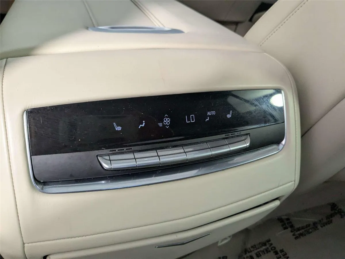 2025 Cadillac Escalade 4WD Sport Platinum thumbnail 44