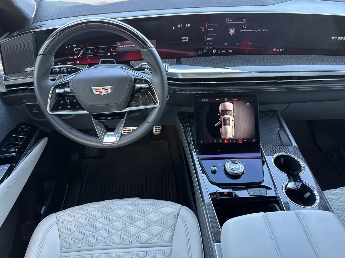 2025 CADILLAC Escalade AWD V-Series thumbnail 17