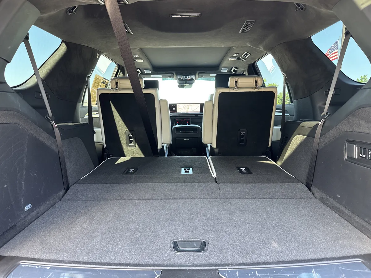 2025 CADILLAC Escalade AWD V-Series thumbnail 37