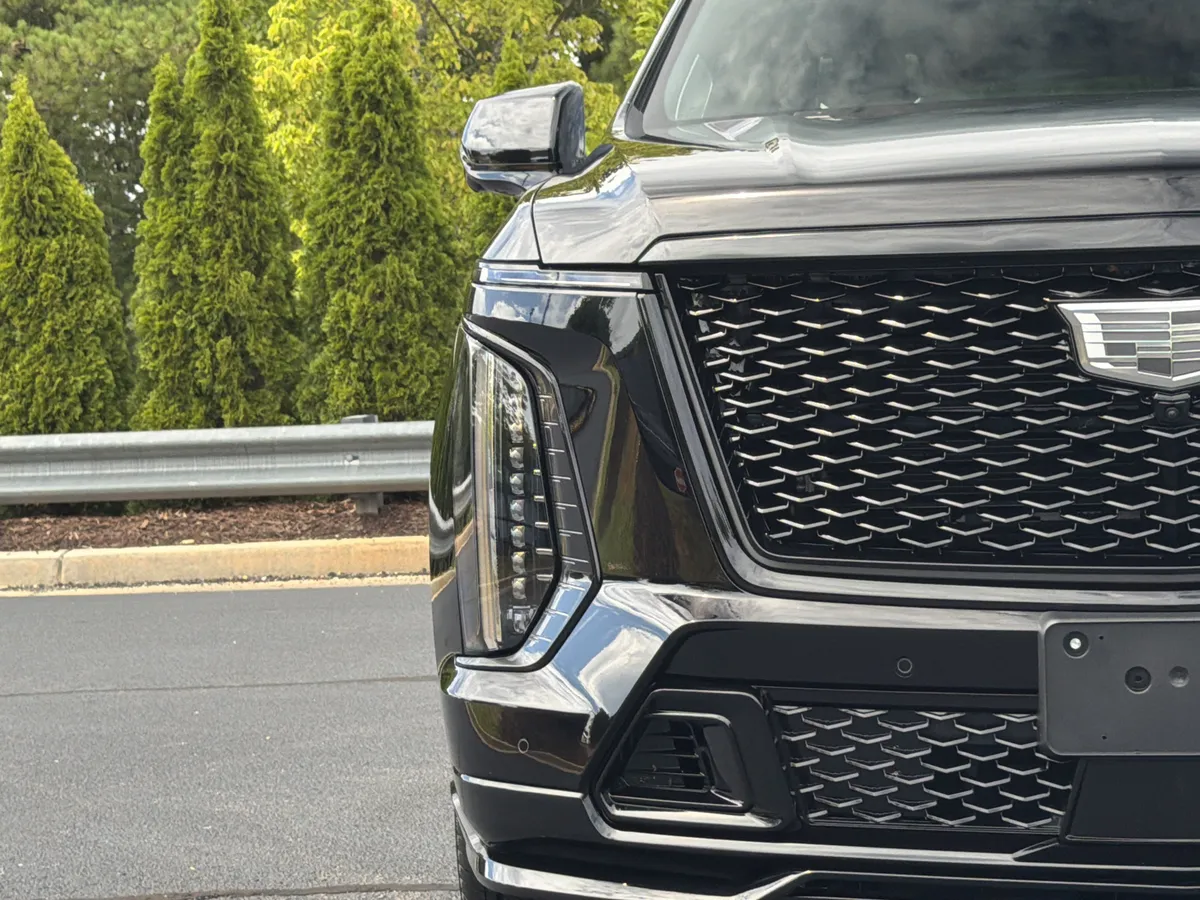 2025 CADILLAC Escalade AWD V-Series thumbnail 17