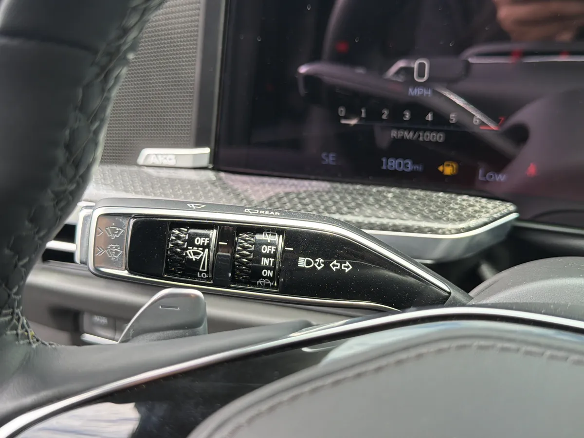 2025 CADILLAC Escalade AWD V-Series thumbnail 29