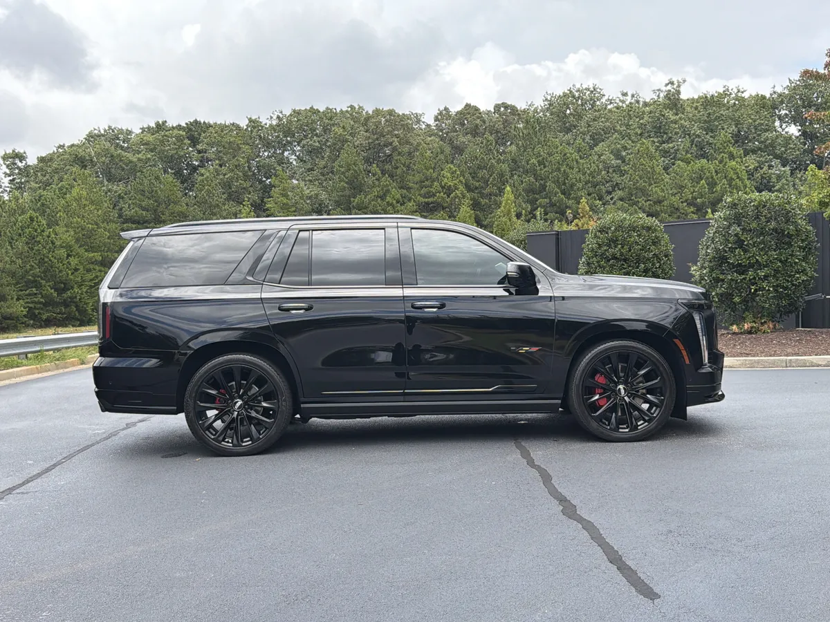 2025 CADILLAC Escalade AWD V-Series thumbnail 4