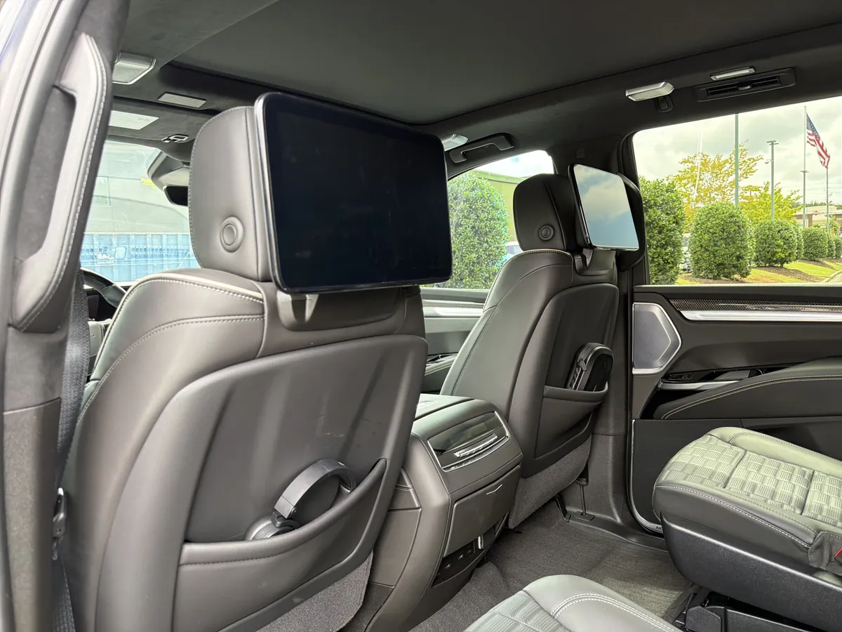 2025 CADILLAC Escalade AWD V-Series thumbnail 45