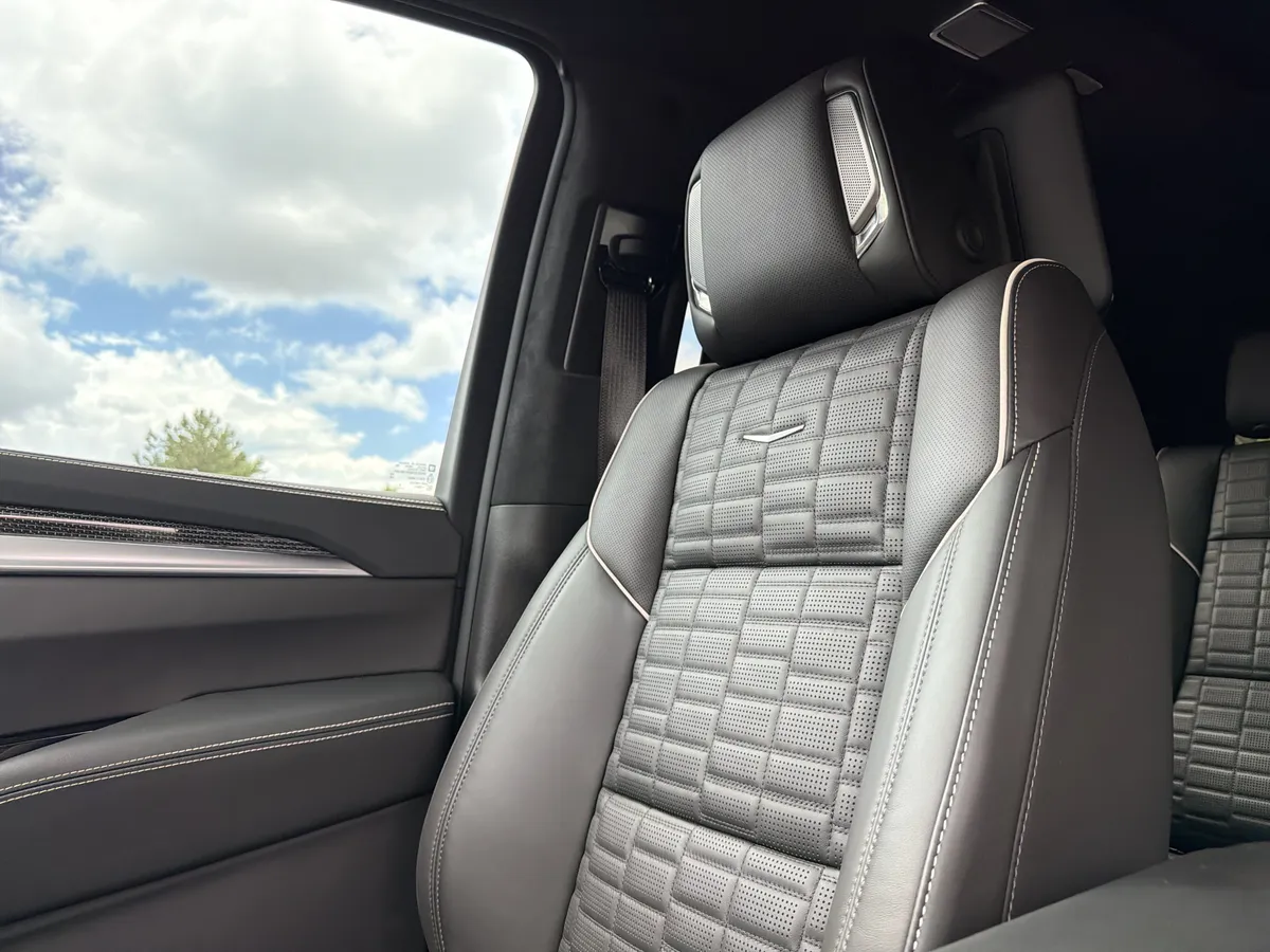 2025 CADILLAC Escalade AWD V-Series thumbnail 49