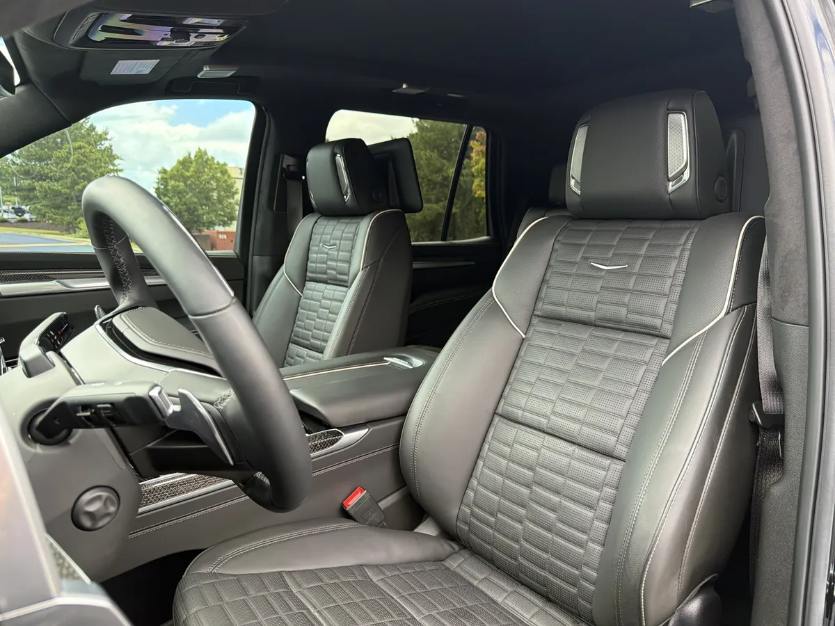 2025 CADILLAC Escalade AWD V-Series thumbnail 6