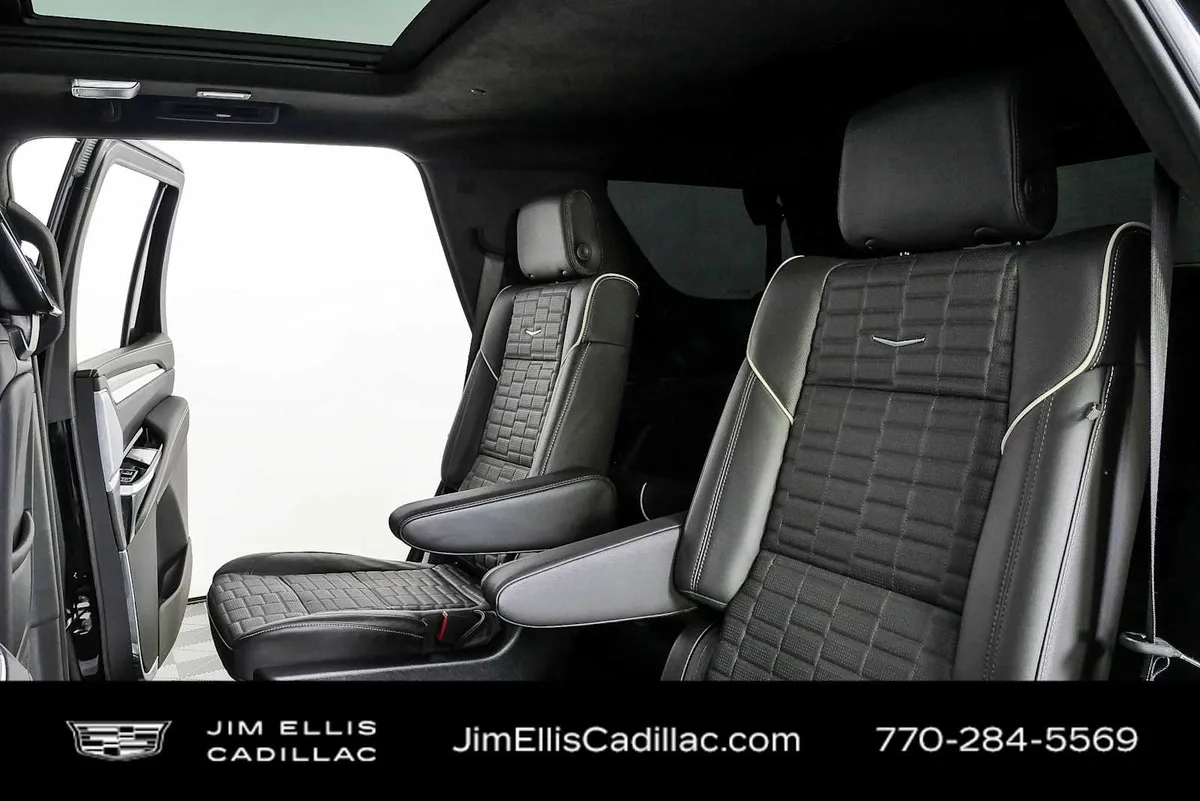 2025 Cadillac Escalade Escalade-V thumbnail 23