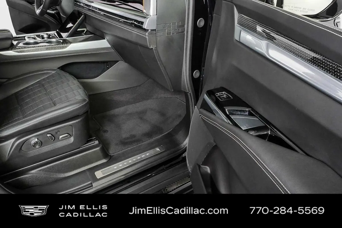 2025 Cadillac Escalade Escalade-V thumbnail 27