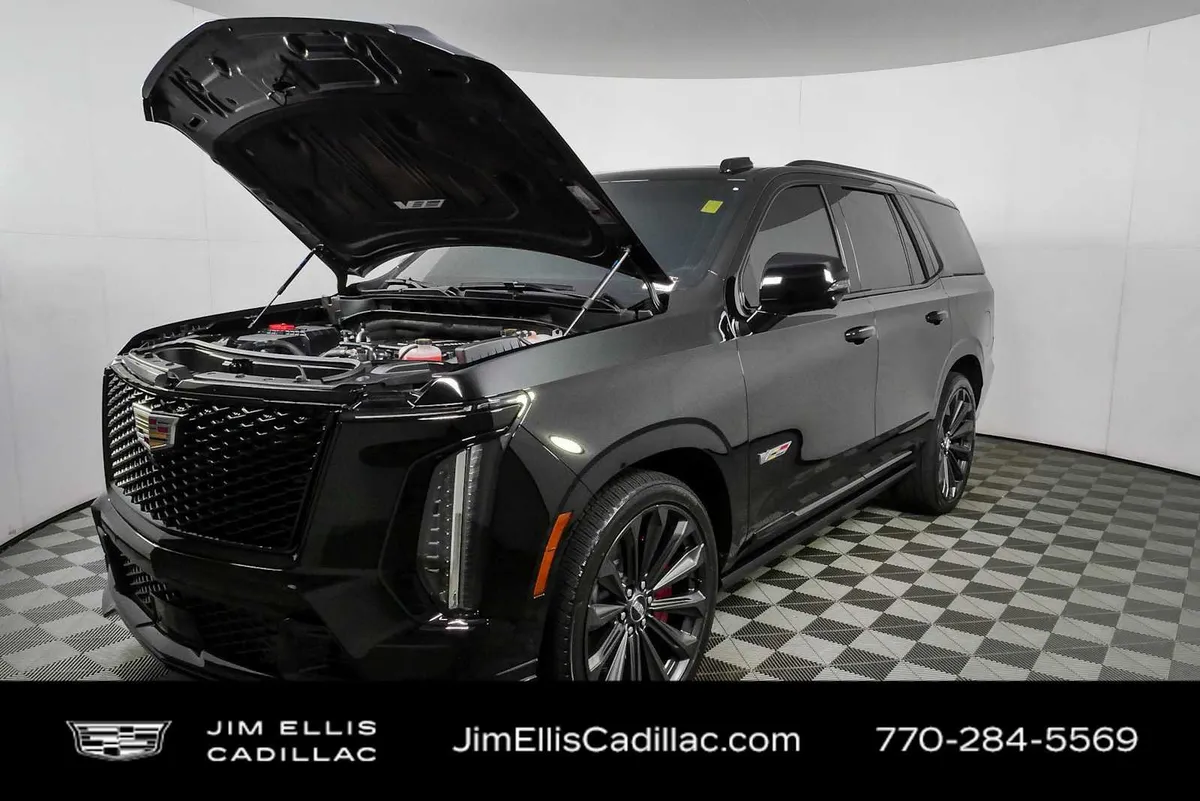 2025 Cadillac Escalade Escalade-V thumbnail 37