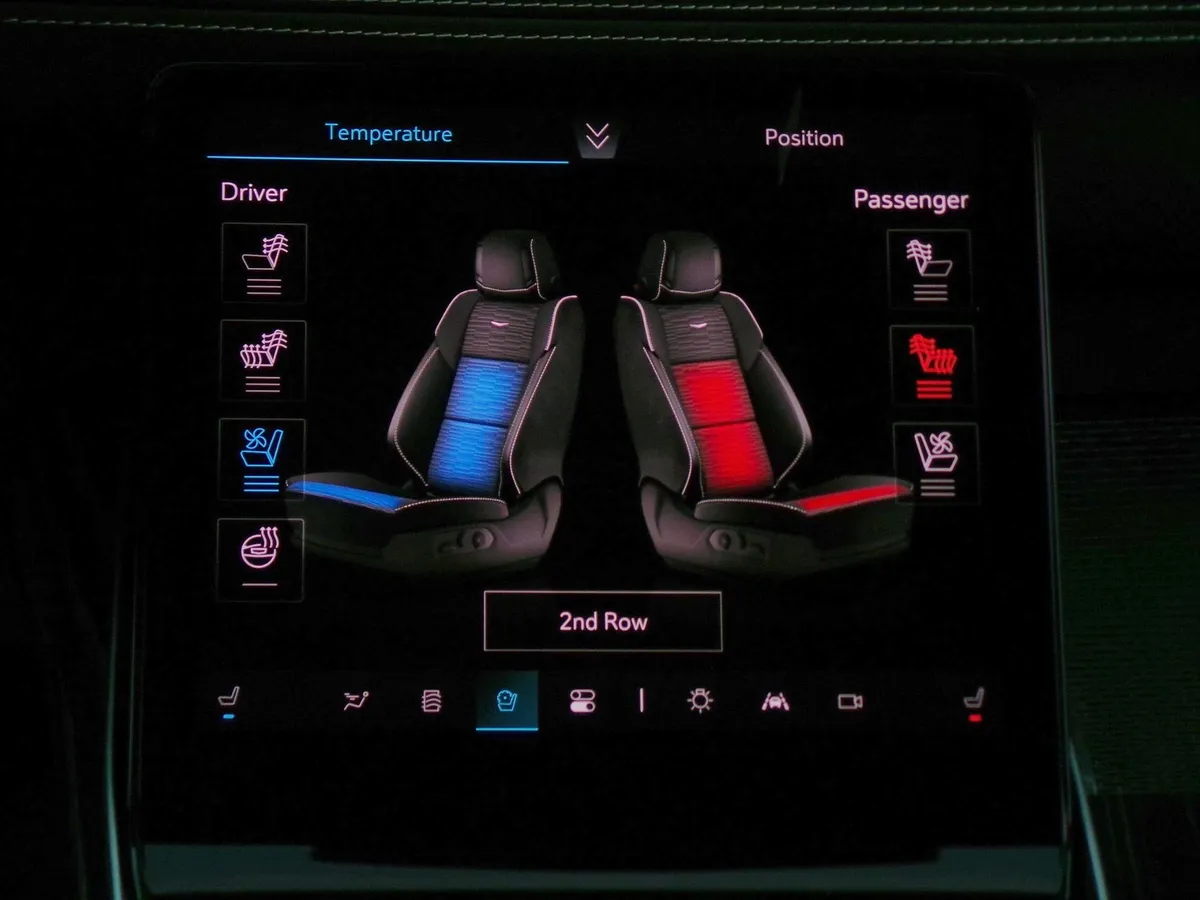 2025 CADILLAC Escalade ESV 4WD Sport thumbnail 16