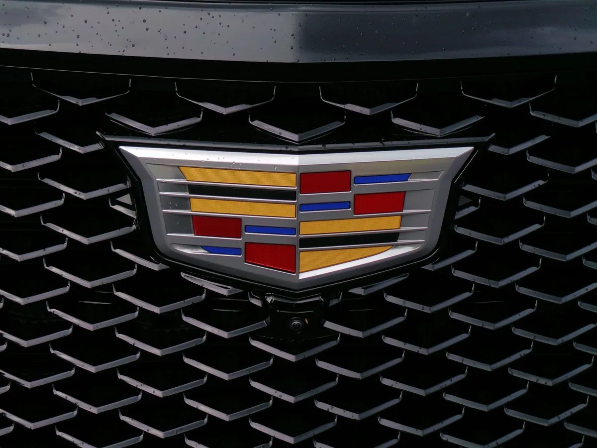 2025 CADILLAC Escalade ESV 4WD Sport thumbnail 23