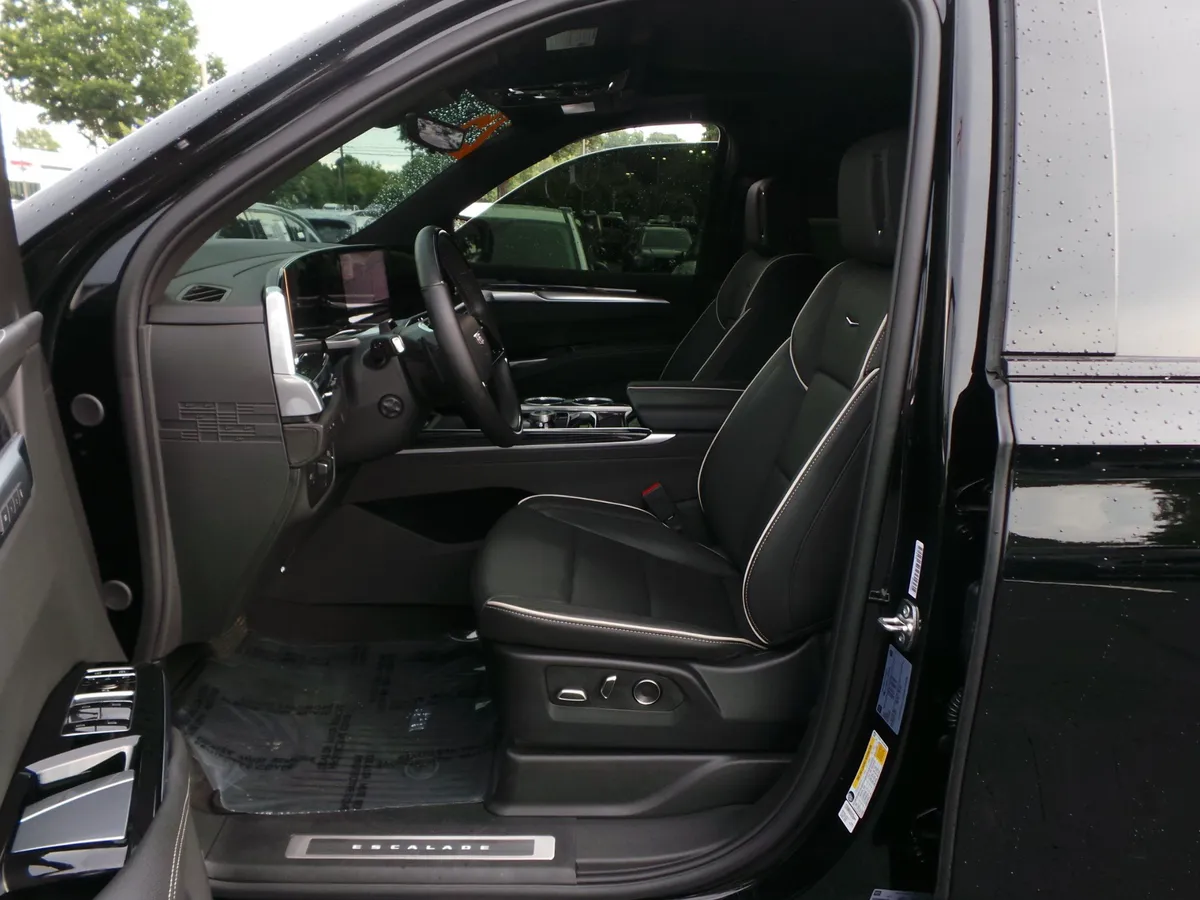 2025 CADILLAC Escalade ESV 4WD Sport thumbnail 29