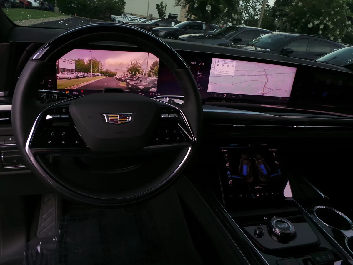 2025 CADILLAC Escalade ESV 4WD Sport thumbnail 30