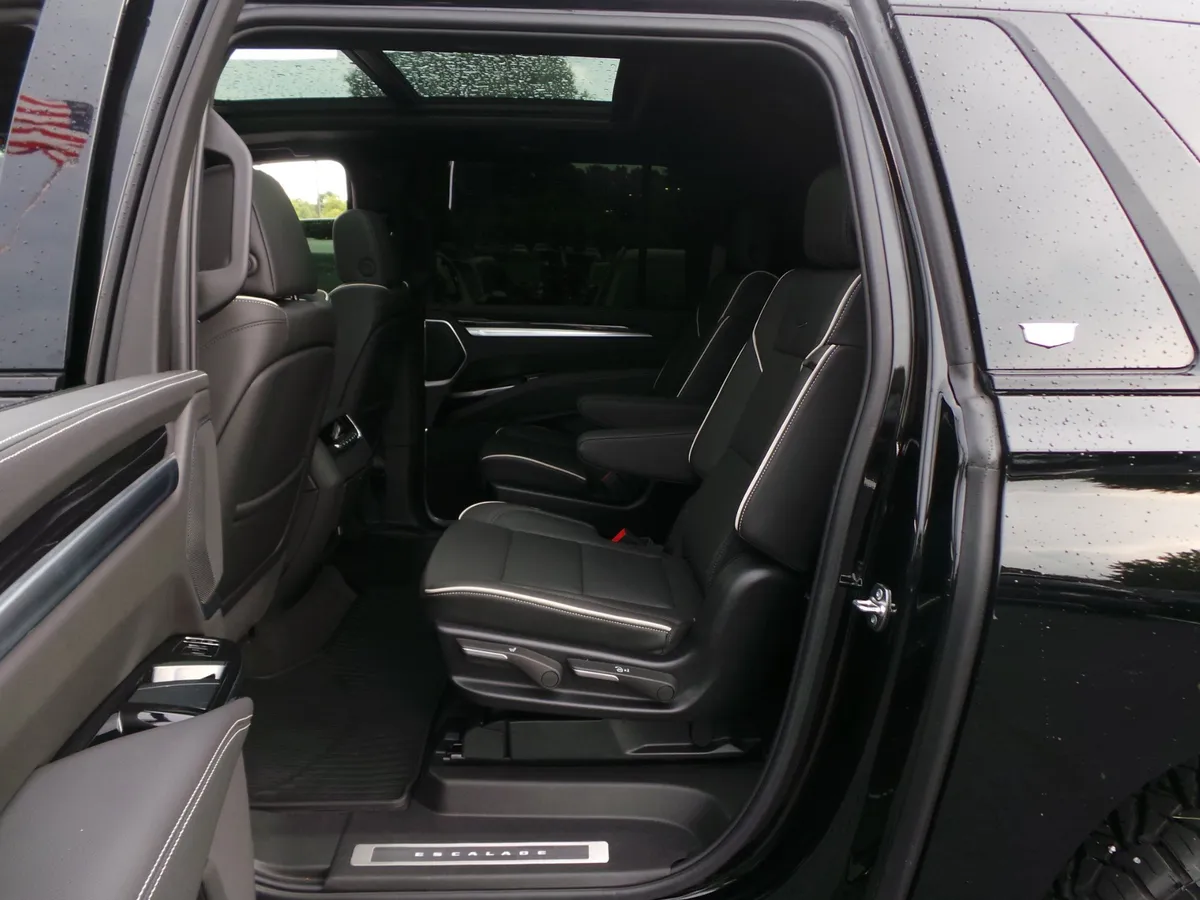 2025 CADILLAC Escalade ESV 4WD Sport thumbnail 36