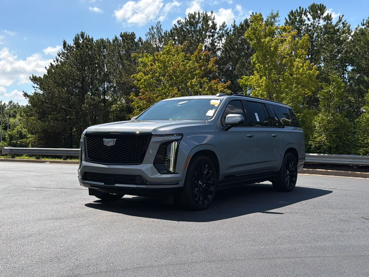 2025 CADILLAC Escalade ESV 4WD Sport Platinum thumbnail 11