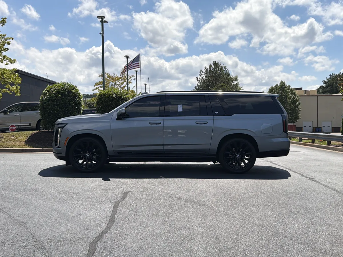 2025 CADILLAC Escalade ESV 4WD Sport Platinum thumbnail 12
