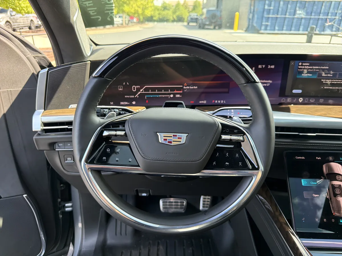 2025 CADILLAC Escalade ESV 4WD Sport Platinum thumbnail 18