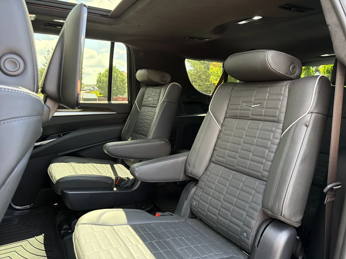 2025 CADILLAC Escalade ESV 4WD Sport Platinum thumbnail 8