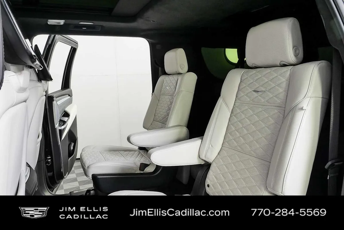 2025 Cadillac Escalade ESV Escalade-V ESV thumbnail 23
