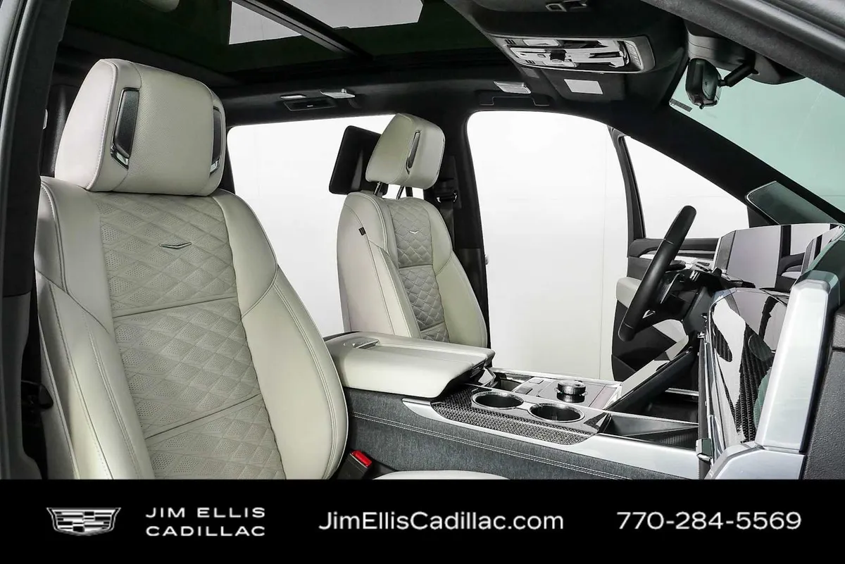 2025 Cadillac Escalade ESV Escalade-V ESV thumbnail 25