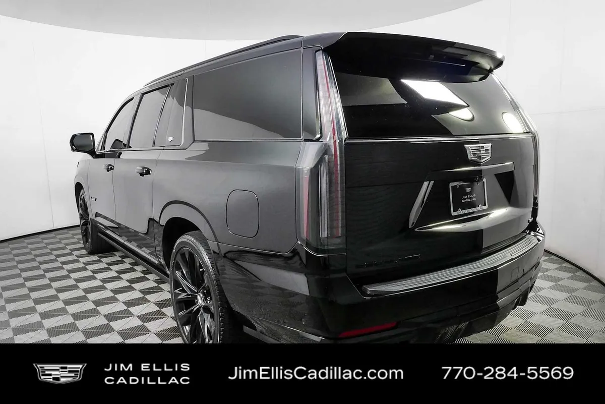 2025 Cadillac Escalade ESV Escalade-V ESV thumbnail 31