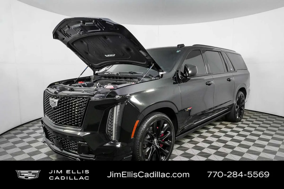 2025 Cadillac Escalade ESV Escalade-V ESV thumbnail 37