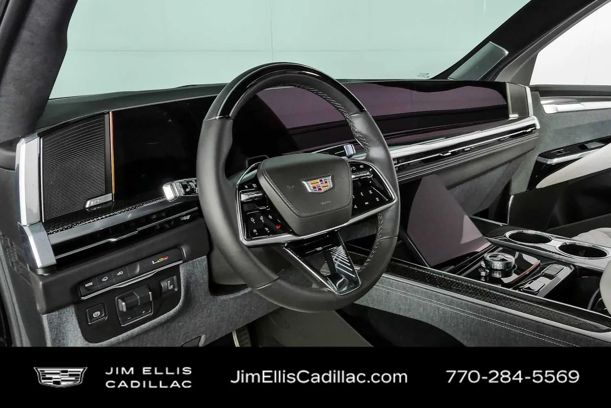 2025 Cadillac Escalade ESV Escalade-V ESV thumbnail 4