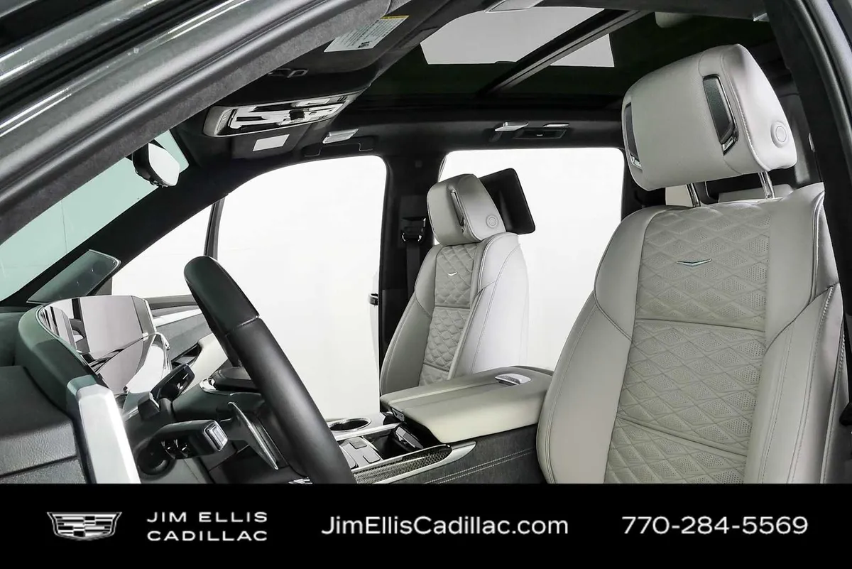 2025 Cadillac Escalade ESV Escalade-V ESV thumbnail 5