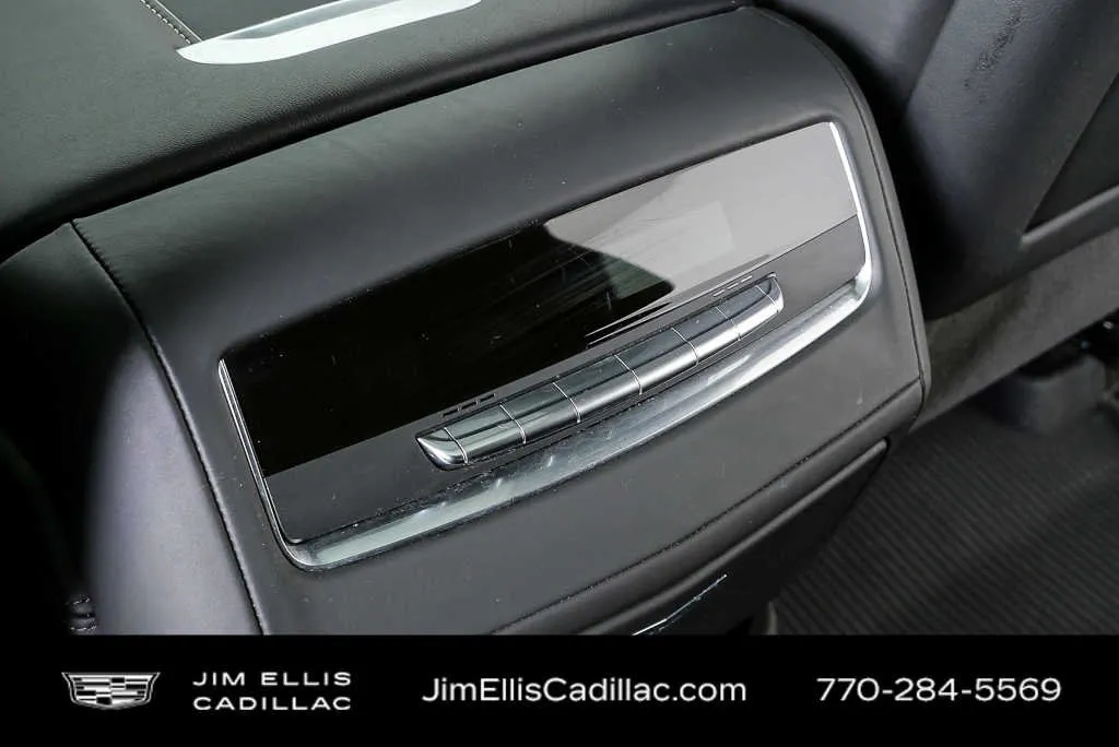 2025 Cadillac Escalade ESV Sport Platinum thumbnail 23