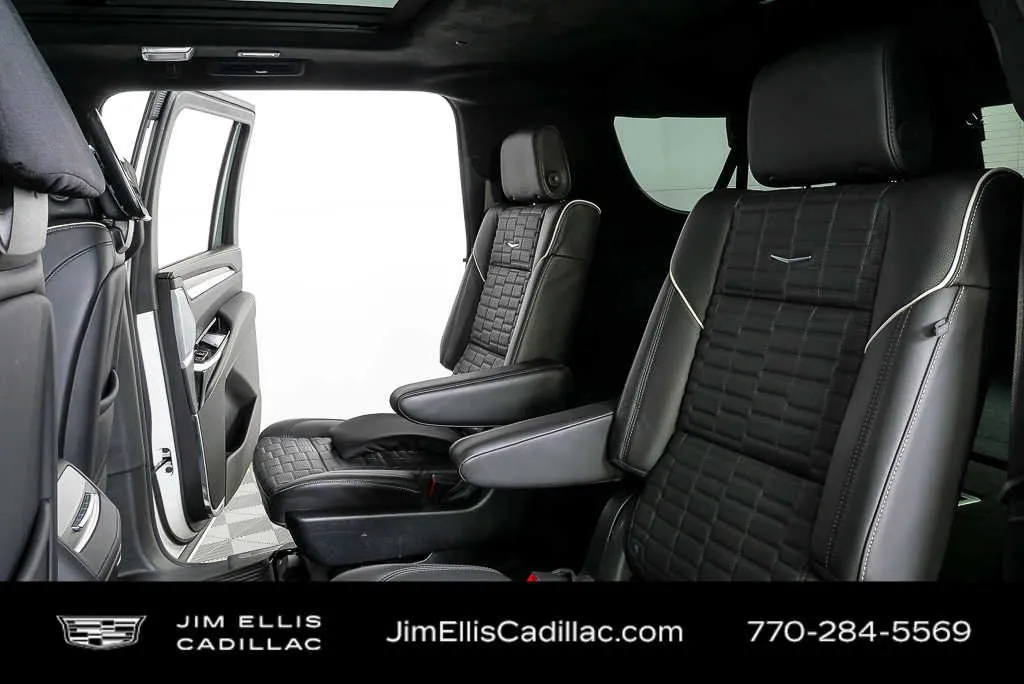 2025 Cadillac Escalade ESV Sport Platinum thumbnail 24