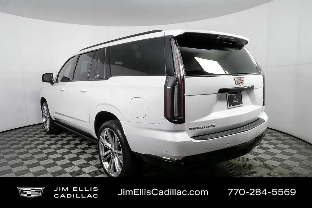 2025 Cadillac Escalade ESV Sport Platinum thumbnail 3