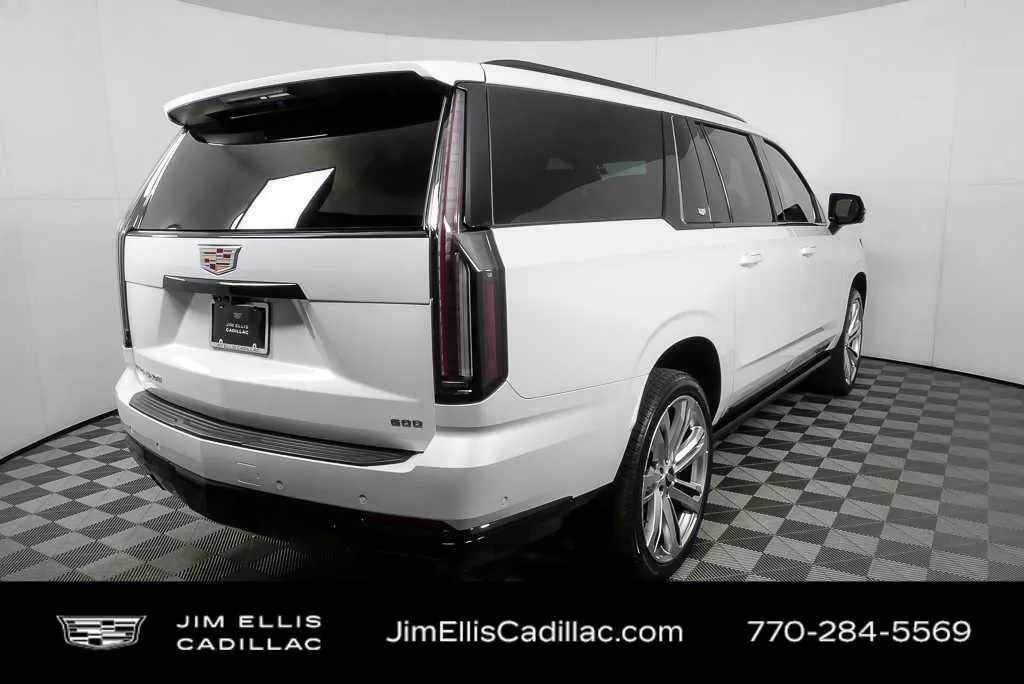 2025 Cadillac Escalade ESV Sport Platinum thumbnail 32