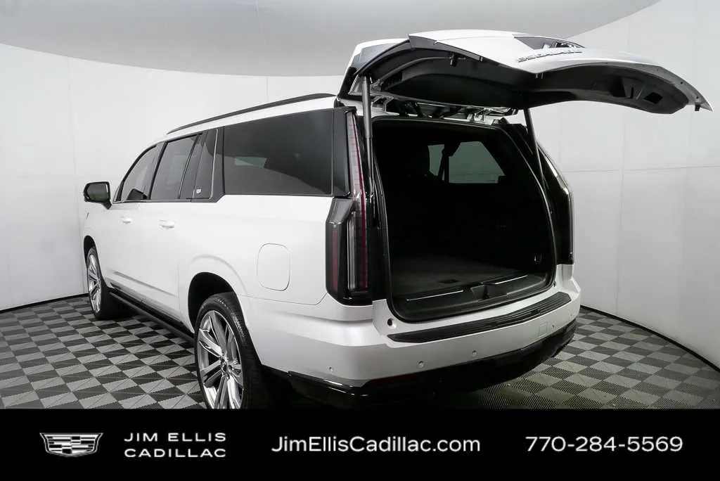 2025 Cadillac Escalade ESV Sport Platinum thumbnail 37