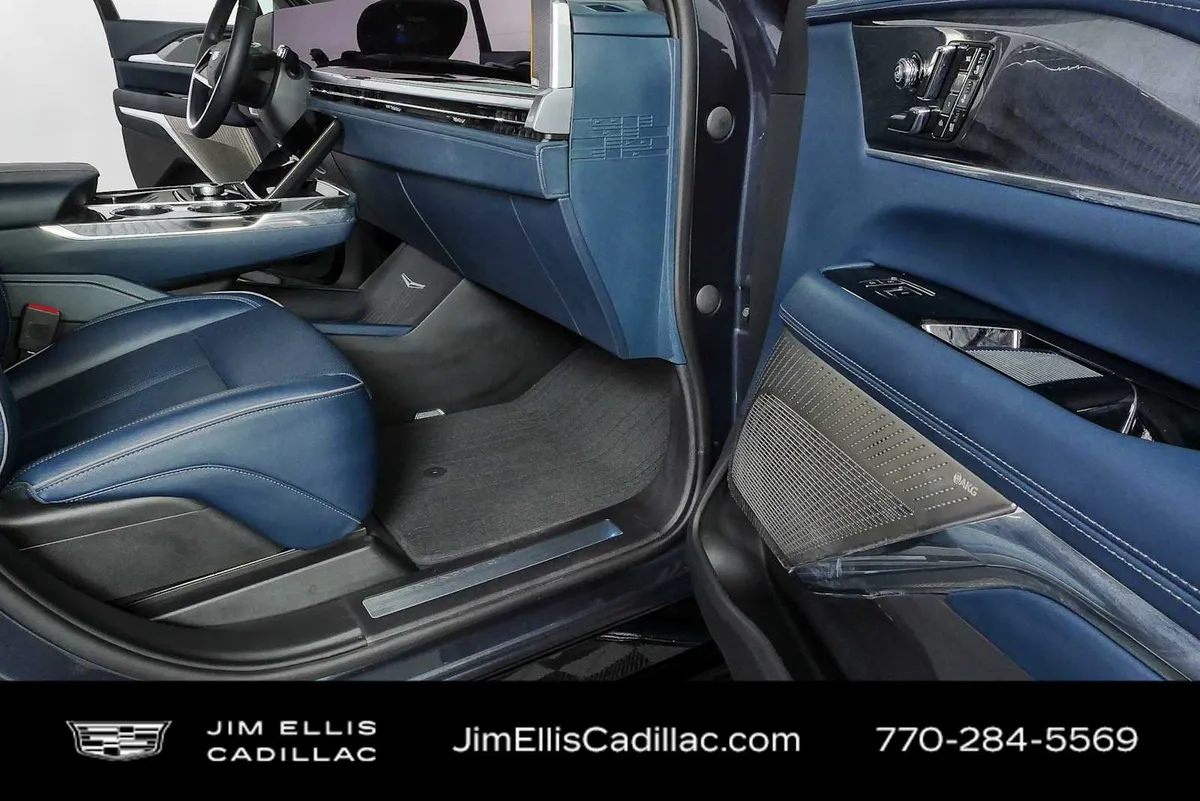2025 Cadillac ESCALADE IQ Luxury 2 thumbnail 25
