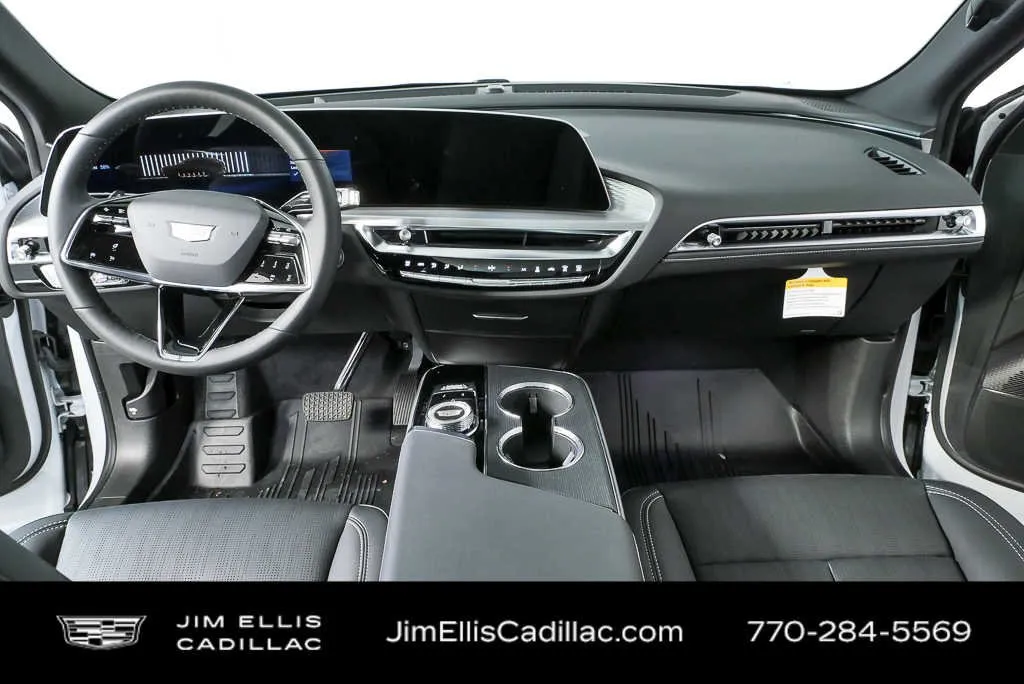 2025 Cadillac LYRIQ Luxury 1 thumbnail 17