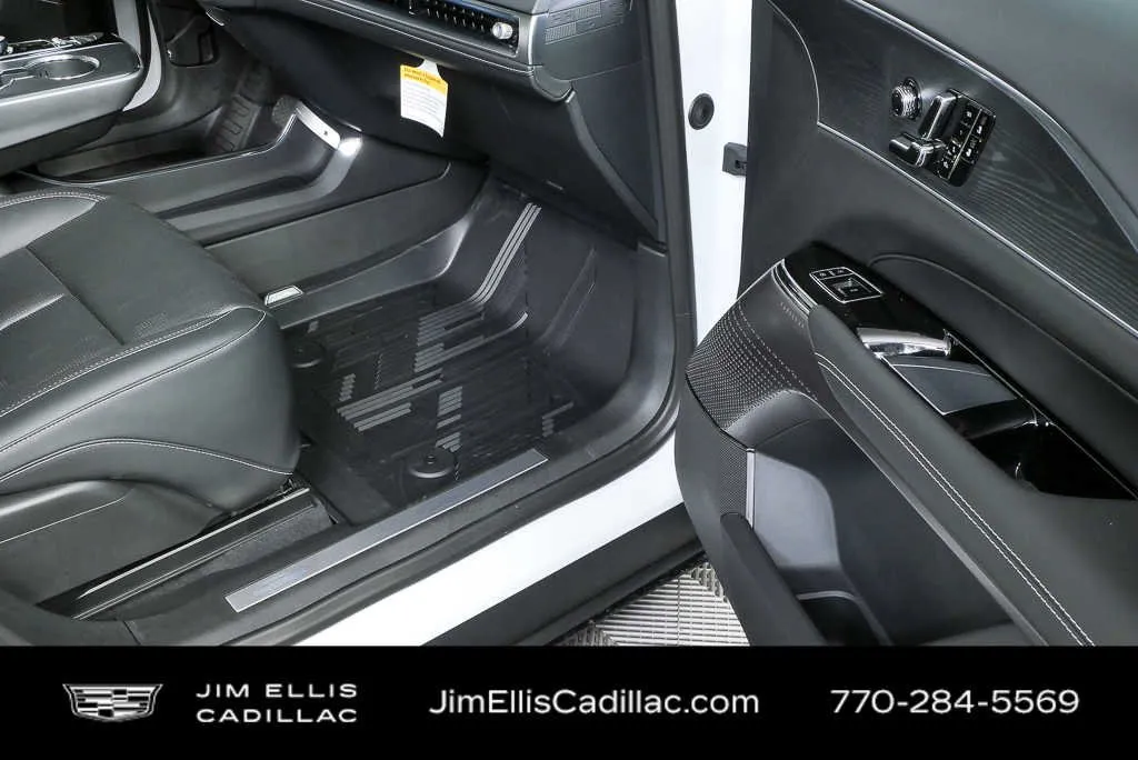 2025 Cadillac LYRIQ Luxury 1 thumbnail 24