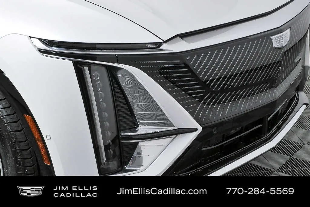 2025 Cadillac LYRIQ Luxury 1 thumbnail 36
