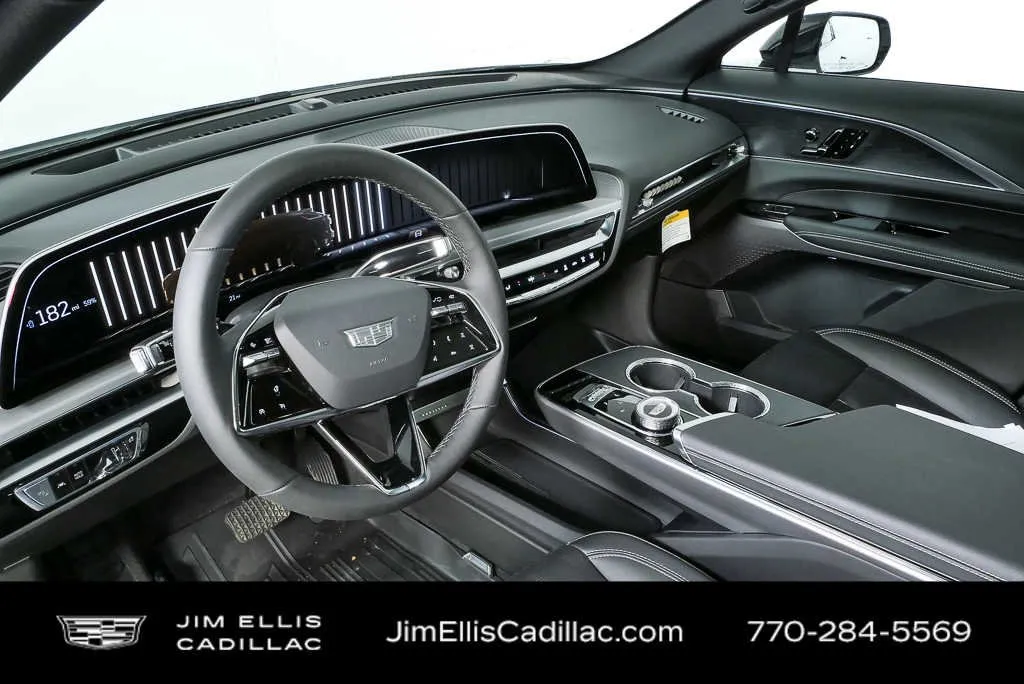 2025 Cadillac LYRIQ Luxury 1 thumbnail 4