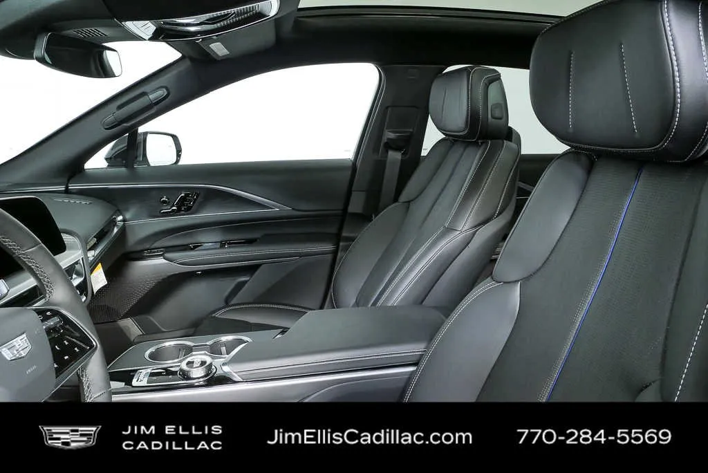 2025 Cadillac LYRIQ Luxury 1 thumbnail 5